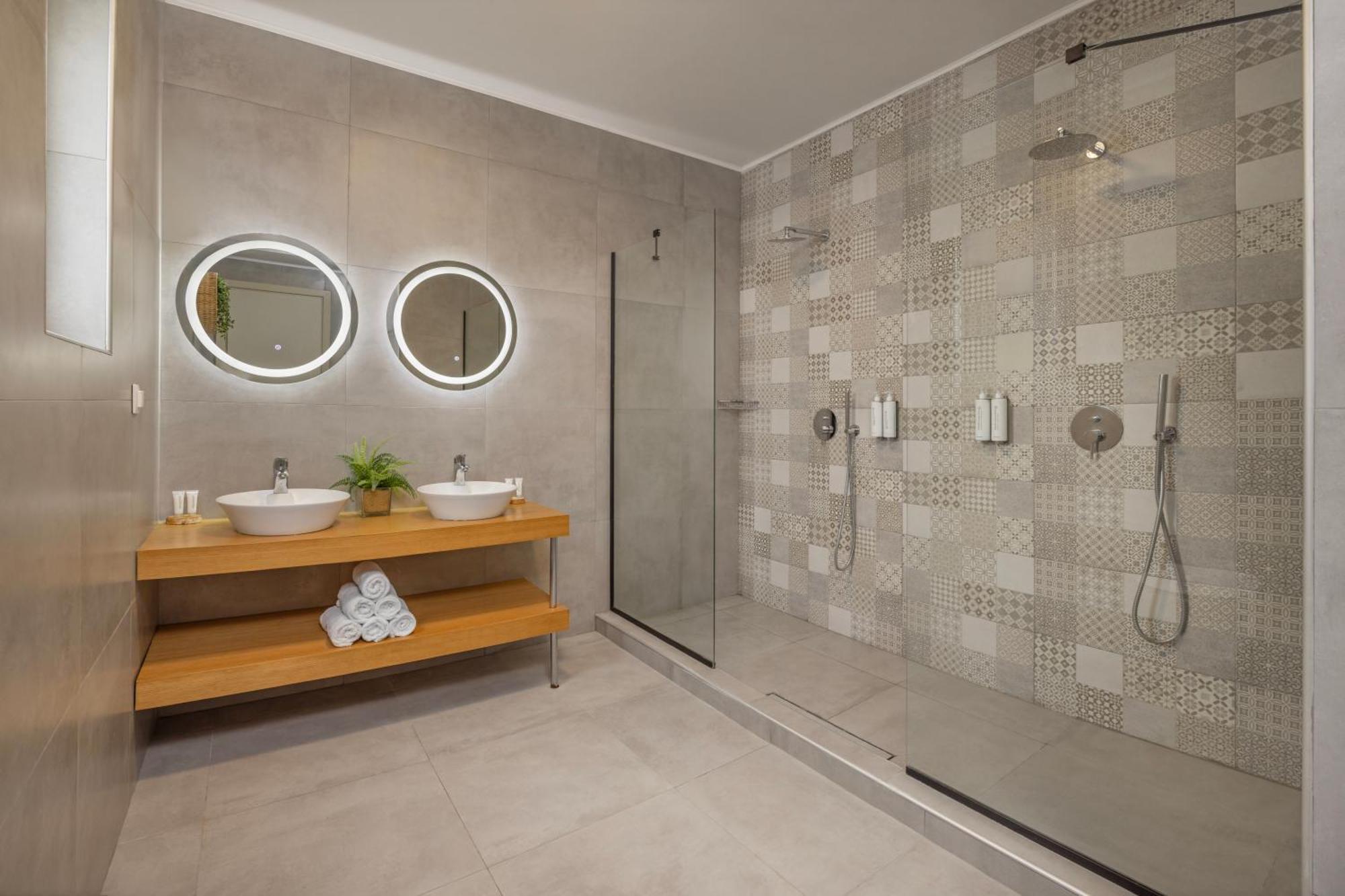 Villa Pastida - Private Pool & Jacuzzi & Central Place Екстериор снимка